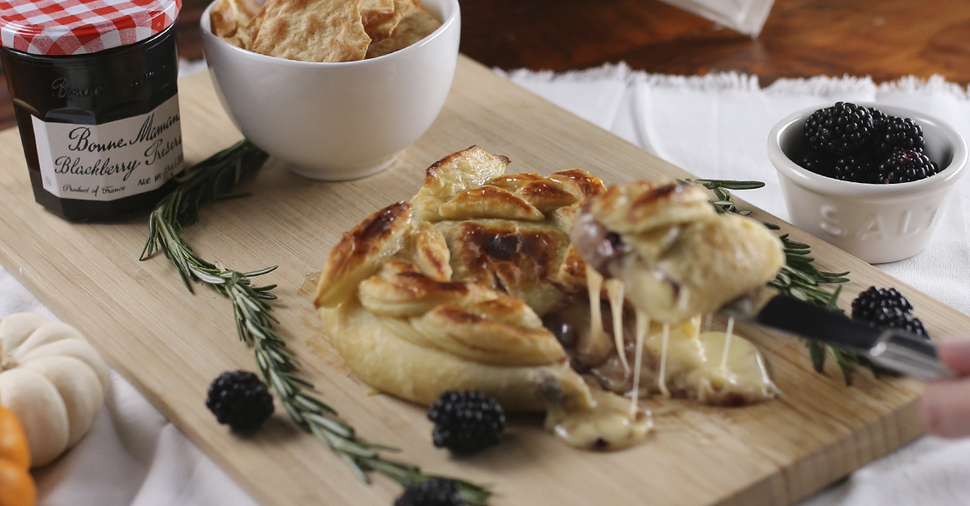 Baked Camembert Cheese with Blackberry and Bacon